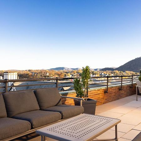 Hotel Roanoke & Conference Center, Curio Collection By Hilton Exteriör bild