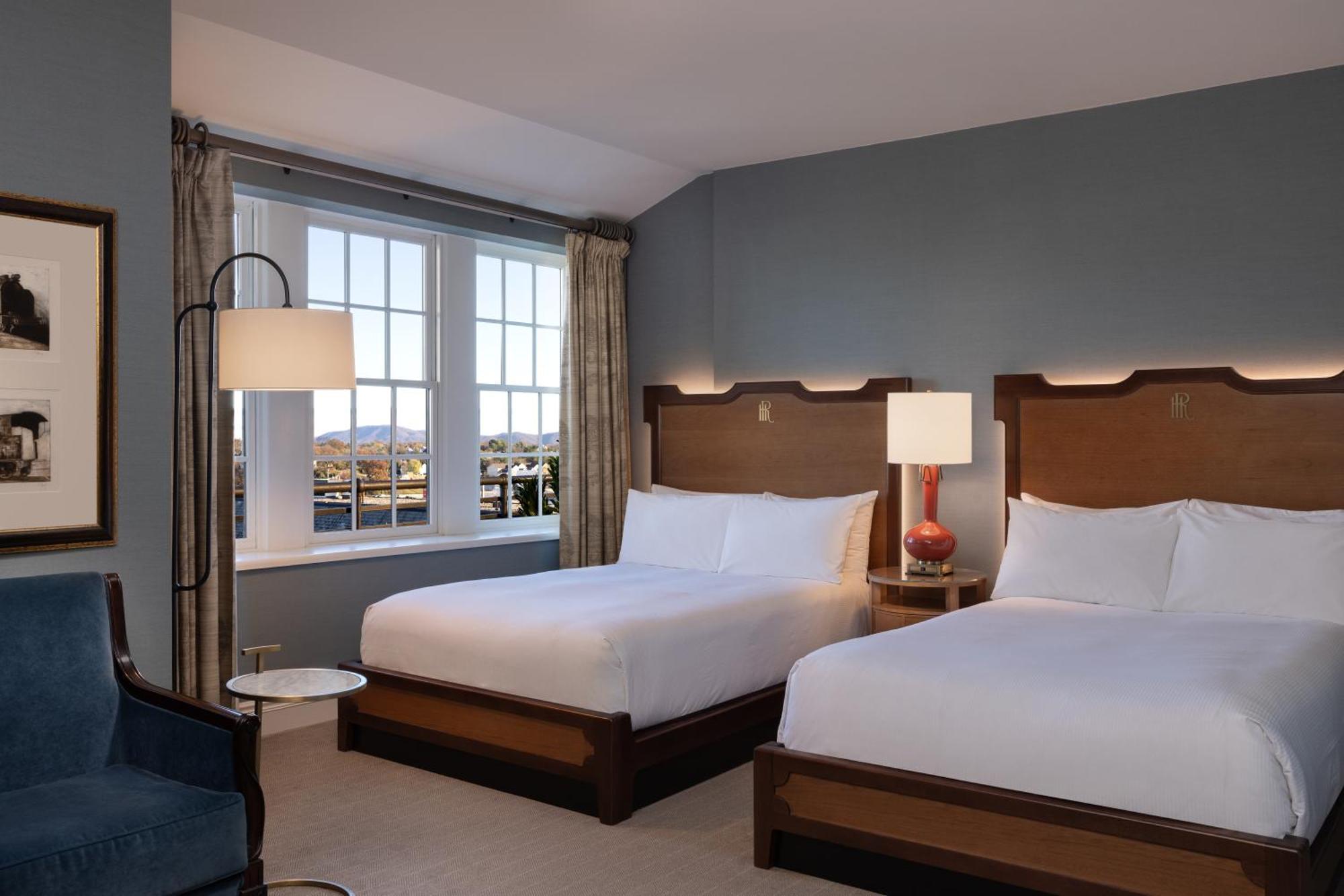 Hotel Roanoke & Conference Center, Curio Collection By Hilton Exteriör bild