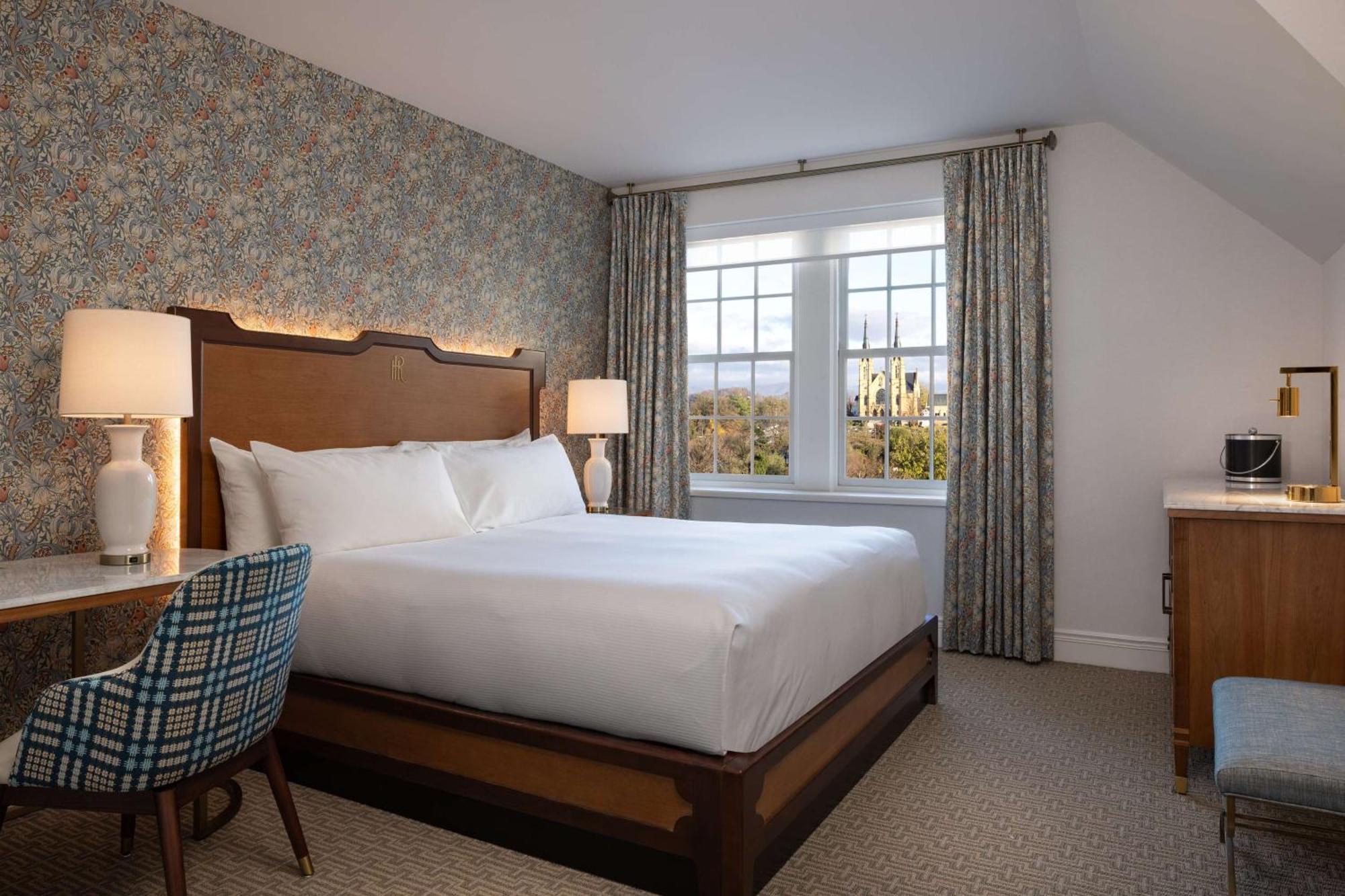 Hotel Roanoke & Conference Center, Curio Collection By Hilton Exteriör bild